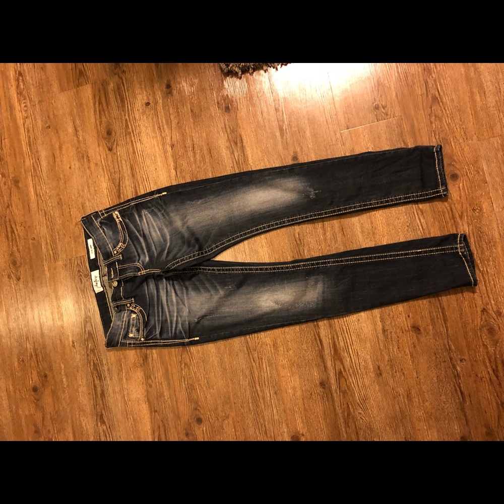 Buckle jeans
